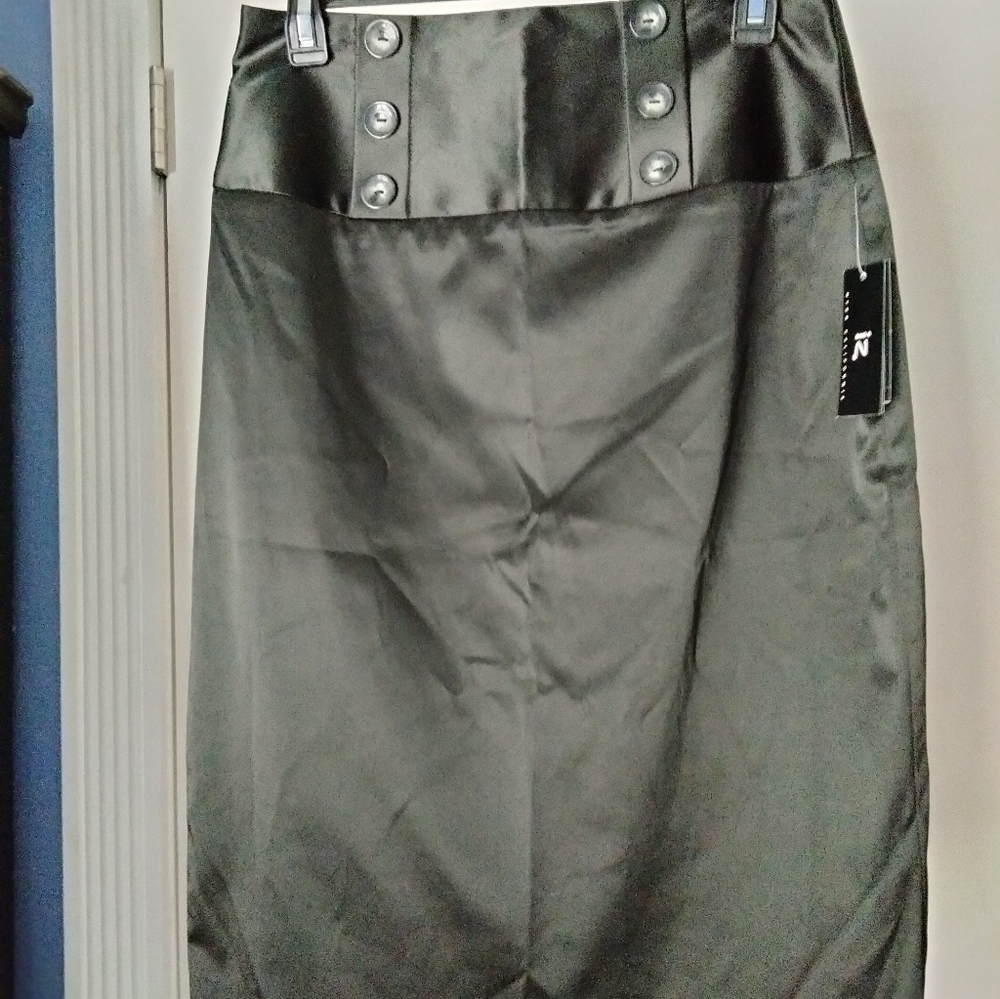 iz California Black Satin Skirt • Size 11 • Stretch • NWT
